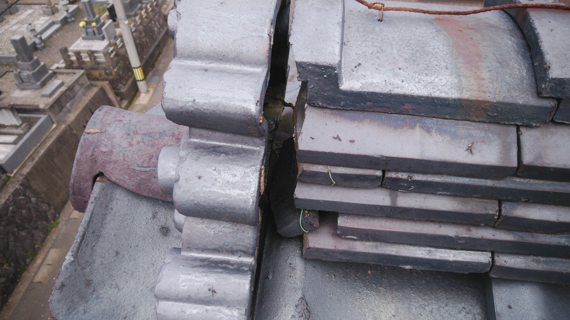 鯖江市で屋根瓦修理の現場調査に来ています。