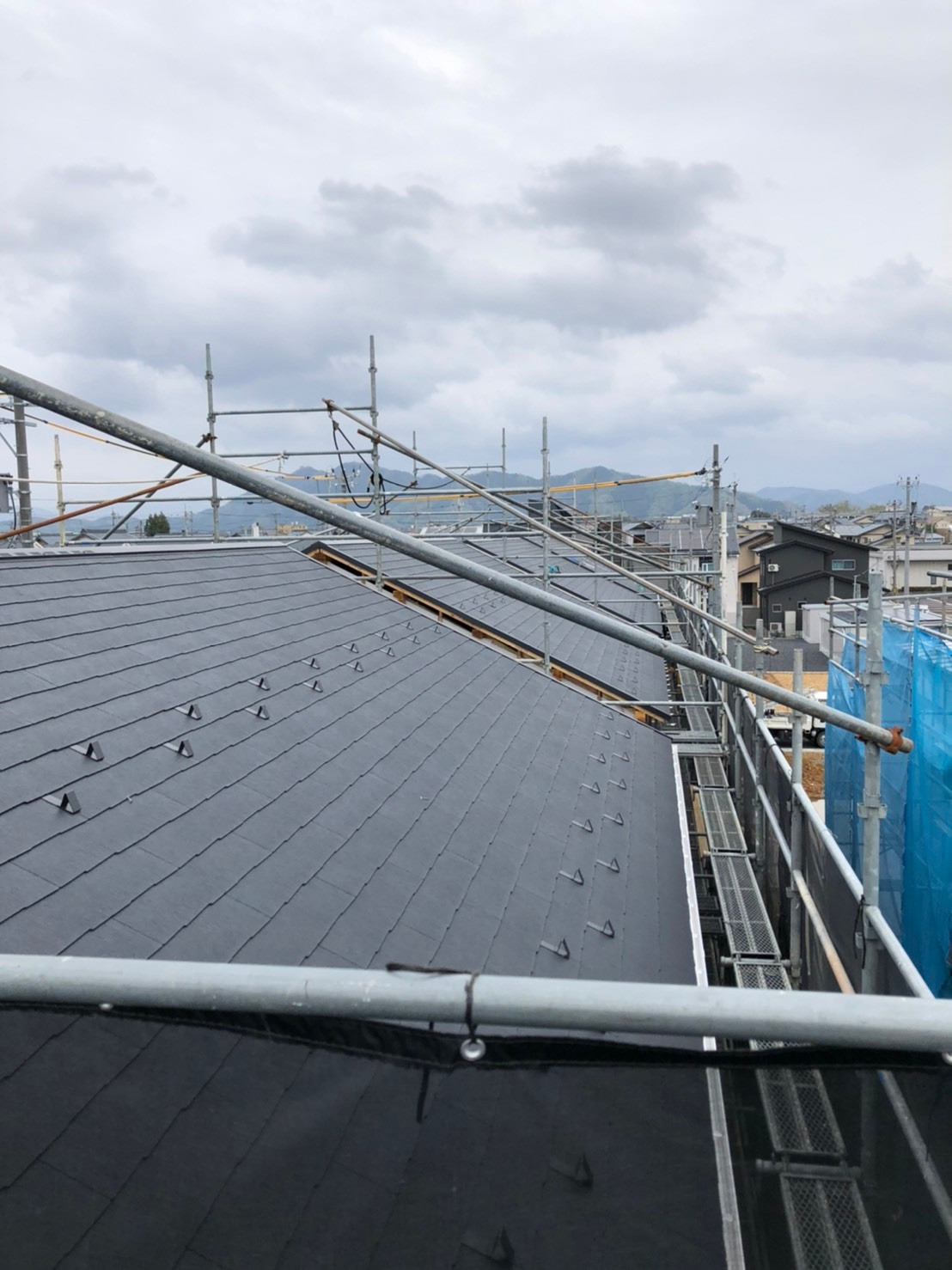 鯖江市で新築屋根工事に来ています。
