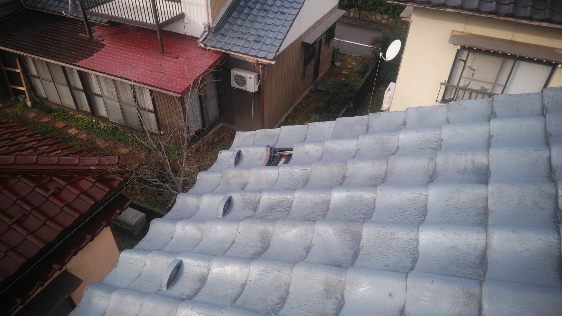 鯖江市で雨漏り修理の現場調査に来ています。
