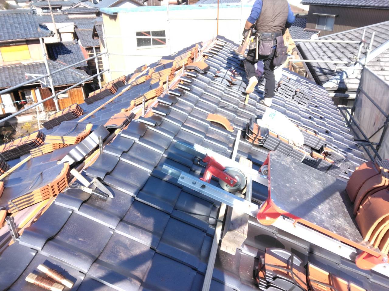 鯖江市で屋根リフォーム工事に来ています